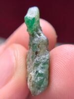 10.00ct Swat Emerald Crystal – A Striking Elongated Gem from Pakistan's Emerald Belt - Image 6