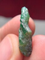 10.00ct Swat Emerald Crystal – A Striking Elongated Gem from Pakistan's Emerald Belt - Image 7