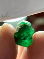4.21 ct Swat Emerald Crystal – A Compact Gem of Natural Elegance - Image 8