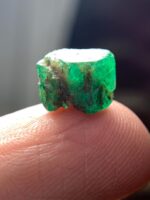 4.21 ct Swat Emerald Crystal – A Compact Gem of Natural Elegance - Image 9