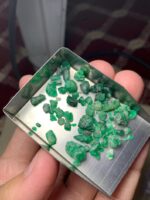 Swat’s Captivating Gem: A 34.65 Carat Emerald Rough Lot - Image 3