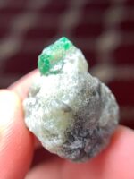 Swat Emerald Specimen: 38-Carat Mineral Crystal - Image 11