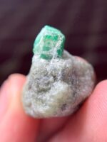Swat Emerald Specimen: 38-Carat Mineral Crystal - Image 3