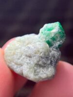 Swat Emerald Specimen: 38-Carat Mineral Crystal - Image 10