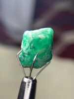Swat’s Majestic Green: An 8.35 Carat Emerald Crystal - Image 6