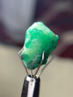 Swat’s Majestic Green: An 8.35 Carat Emerald Crystal - Image 7
