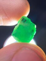 Swat’s Majestic Green: An 8.35 Carat Emerald Crystal - Image 8
