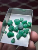 41.35ct A Wide and Flat Swat Emerald Rough Lot - Image 11