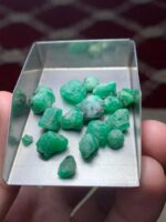 41.35ct A Wide and Flat Swat Emerald Rough Lot - Image 13