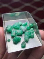 41.35ct A Wide and Flat Swat Emerald Rough Lot - Image 16