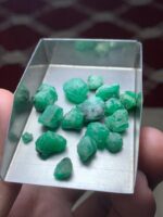 41.35ct A Wide and Flat Swat Emerald Rough Lot - Image 6