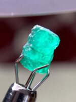 1.41 ct Swat Emerald Crystal — Elegance in Green - Image 9