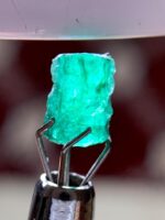 1.41 ct Swat Emerald Crystal — Elegance in Green - Image 10