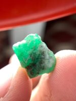6.70 ct Swat Emerald Crystal – Exquisite Green Gem from Pakistan - Image 4