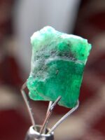 6.70 ct Swat Emerald Crystal – Exquisite Green Gem from Pakistan - Image 9