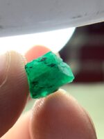 Exploring the Beauty of a 3.82ct Swat Emerald Crystal - Image 8