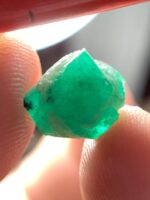 4.55 ct Swat Emerald Crystal – Natural Green Beauty from Pakistan - Image 3