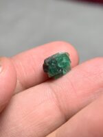 3.90ct Laghman Emerald Crystal: Balanced Beauty from Afghanistan - Image 4