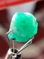 4.55 ct Swat Emerald Crystal – Natural Green Beauty from Pakistan - Image 5