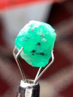4.55 ct Swat Emerald Crystal – Natural Green Beauty from Pakistan - Image 7
