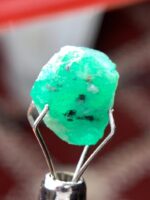 4.55 ct Swat Emerald Crystal – Natural Green Beauty from Pakistan - Image 8