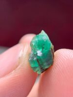 3.90ct Laghman Emerald Crystal: Balanced Beauty from Afghanistan - Image 10