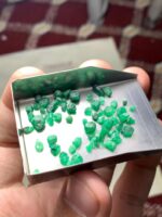 17.15 ct Swat Emerald Rough Lot – A Natural Collection of Pure Green Beauty - Image 3