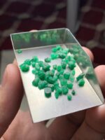 17.15 ct Swat Emerald Rough Lot – A Natural Collection of Pure Green Beauty - Image 5