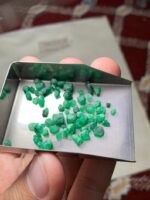 17.15 ct Swat Emerald Rough Lot – A Natural Collection of Pure Green Beauty - Image 9