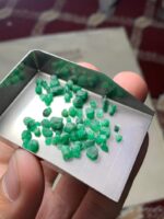 17.15 ct Swat Emerald Rough Lot – A Natural Collection of Pure Green Beauty - Image 10