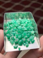 55.40 ct Swat Emerald Rough: Vivid Green Gemstone - Image 6