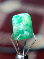 5.30 ct Swat Emerald Crystal: Natural Collector Gem - Image 3