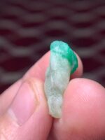 12.50 ct Swat Emerald Specimen – Unique Natural Form - Image 5