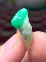12.50 ct Swat Emerald Specimen – Unique Natural Form - Image 8