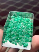 Swat’s Emerald Treasures: 60.70-Carat Rough Lot - Image 9