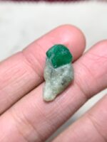 12.50 ct Swat Emerald Specimen – Unique Natural Form - Image 9