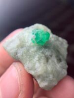 A Majestic 68.94-Carat Emerald Specimen from Swat: Nature’s Green Masterpiece - Image 9