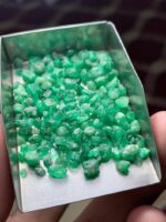 Natural Beauty in Raw Form: 47.90-Carat Emerald Rough Lot from Swat - Image 11
