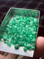 Natural Beauty in Raw Form: 47.90-Carat Emerald Rough Lot from Swat - Image 4