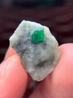 Dazzling 12.55-Carat Emerald Specimens: A Gemstone to Treasure - Image 9