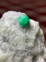 A Remarkable 207 ct Emerald Specimen from Swat - Image 2