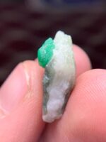 The 14.70 ct Emerald: Graceful Elegance in Mid-Sized Form - Image 6