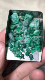 73.25 Carat Swat Emerald Rough Lot – Exceptional Mass with Raw Natural Beauty - Image 2
