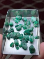 Elegant 40ct Swat Emerald Rough Lot - Image 8