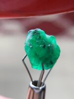 Born in the Mountains: A 4.62 ct Swat Emerald Crystal - Image 3
