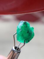 Born in the Mountains: A 4.62 ct Swat Emerald Crystal - Image 4