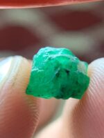Born in the Mountains: A 4.62 ct Swat Emerald Crystal - Image 7