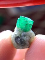 Exploring a 6.70 ct Emerald Specimen - Image 11