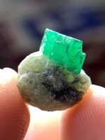 Exploring a 6.70 ct Emerald Specimen - Image 3