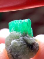 Exploring a 6.70 ct Emerald Specimen - Image 6